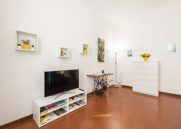 - Rucellai 1bd * Florence