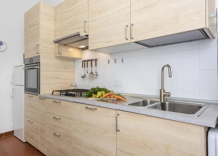 - Rucellai 1bd Appartement